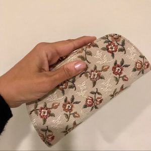 Vintage Winston 1960’s fabric with floral motifs wallet. Good used condition.m
